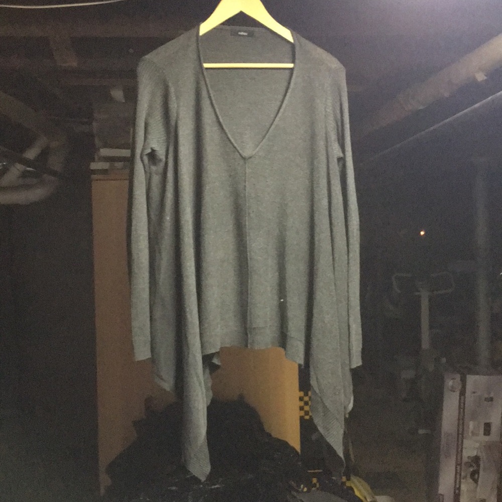 Millau long sleeve sweater